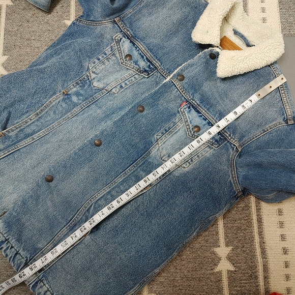 COPY Levi's long Sherpa trucker denim jacket size M - Picture 14 of 16
